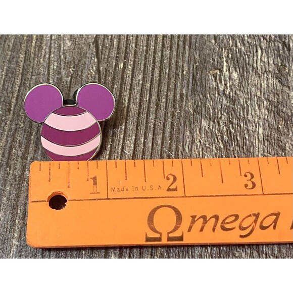 Disney Mickey Icon Pin Cheshire Cat Stripes Pink Purple Enamel Trading 2011 - Picture 5 of 6